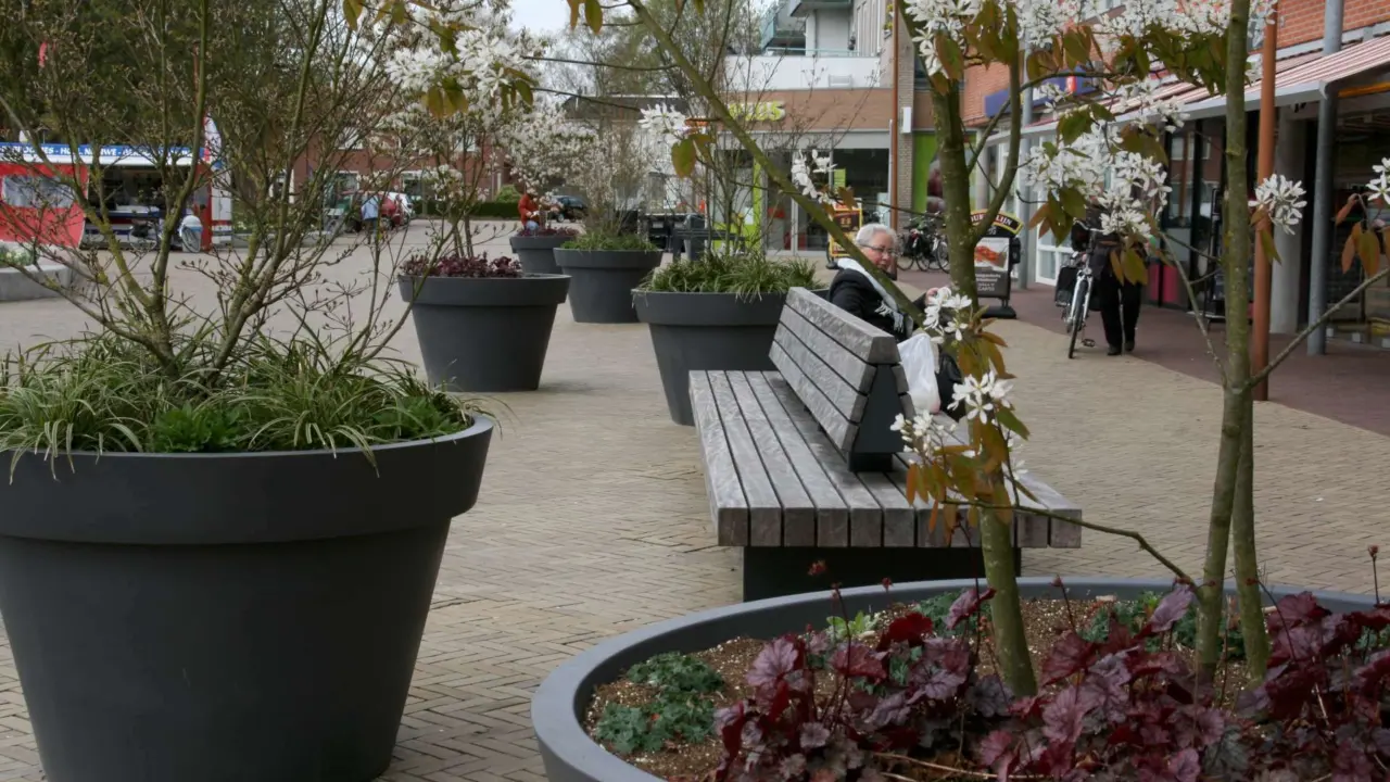 Burgum Winkelgebied Areka Plane Plus dubbelzits met comfort rugleuning square dubbel fietsbeugel straatmeubilair grijsen 3