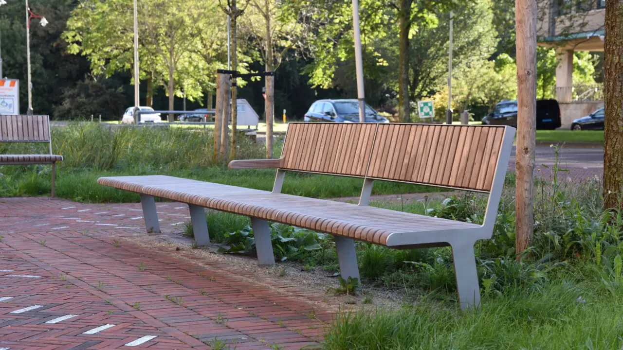 Buitenbank op maat ontworpen 2