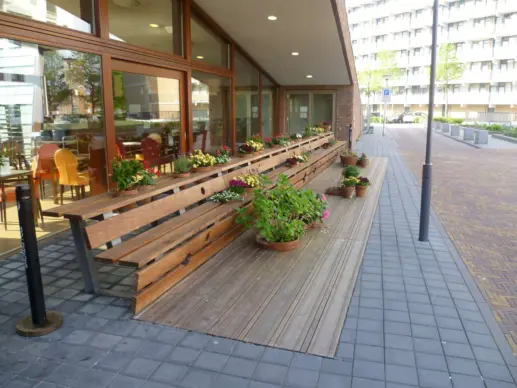 Diemen Berkenstede buitenbank straatmeubilair vensterbank hout enkelzijdig met rugleuning 8