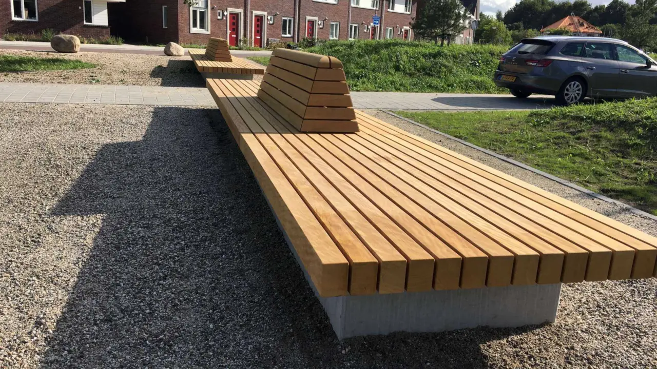 Doetinchem - Vijverberg - Maatwerk buitenbank Tail 2
