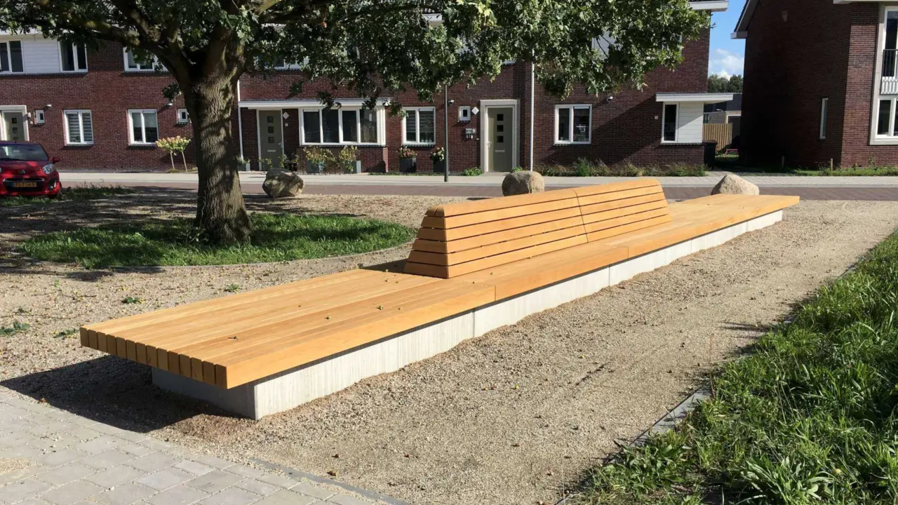 Doetinchem - Vijverberg - Maatwerk buitenbank Tail 3