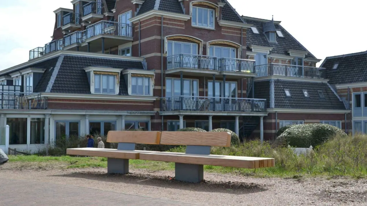 Buitenbanken in de duinen van Domburg