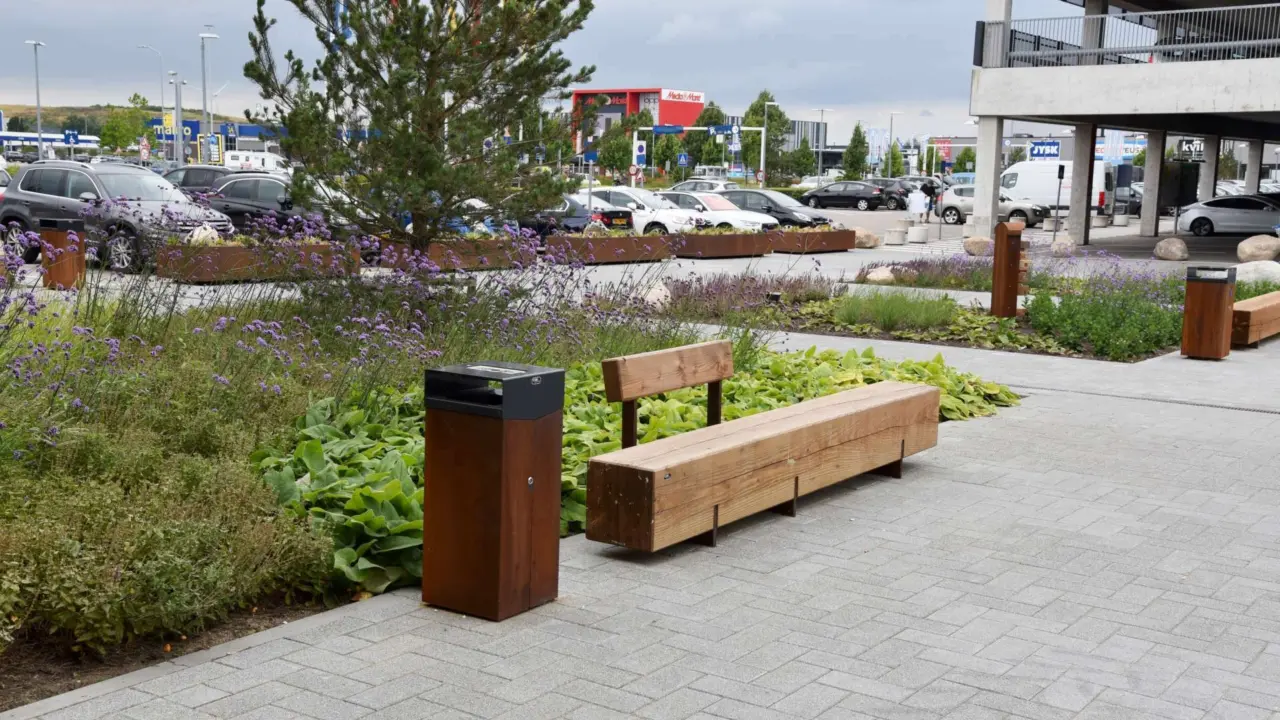 Pure Eco buitenbank en Quadrat Eco bij IKEA in Duiven