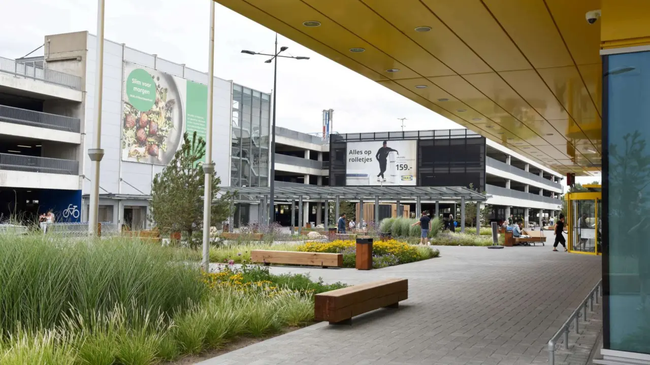 Pure Eco buitenbank en Quadrat Eco bij IKEA in Duiven 4