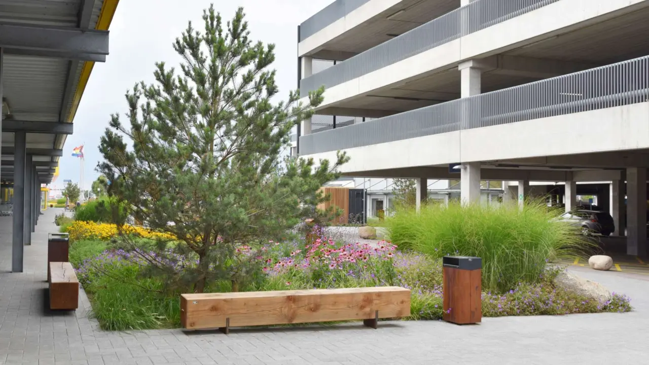 Pure Eco buitenbank en Quadrat Eco bij IKEA in Duiven