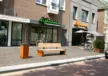 Parkbank Quadrat Einzelsitz mit Rückenlehne mit Cortenstahluntergestell und Abfallbehälter Quadrat 70 Zentrum Eersel