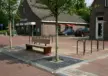 Parkbank Quadrat Einzelsitz mit Rückenlehne und Cortenstahluntergestell Zentrum Eersel