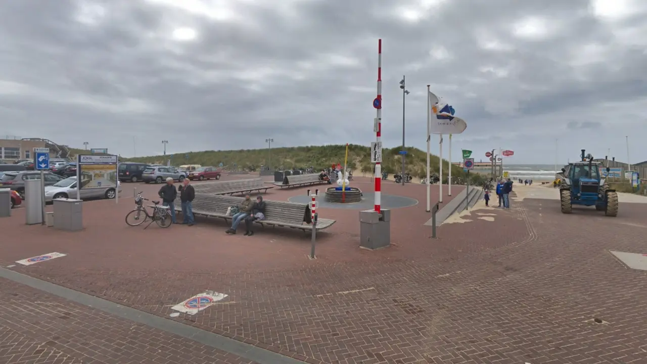 Egmond aan Zee Nijntje aan Zee Nijntje Pleintje maatwerk lattenbank 2 1811x1080