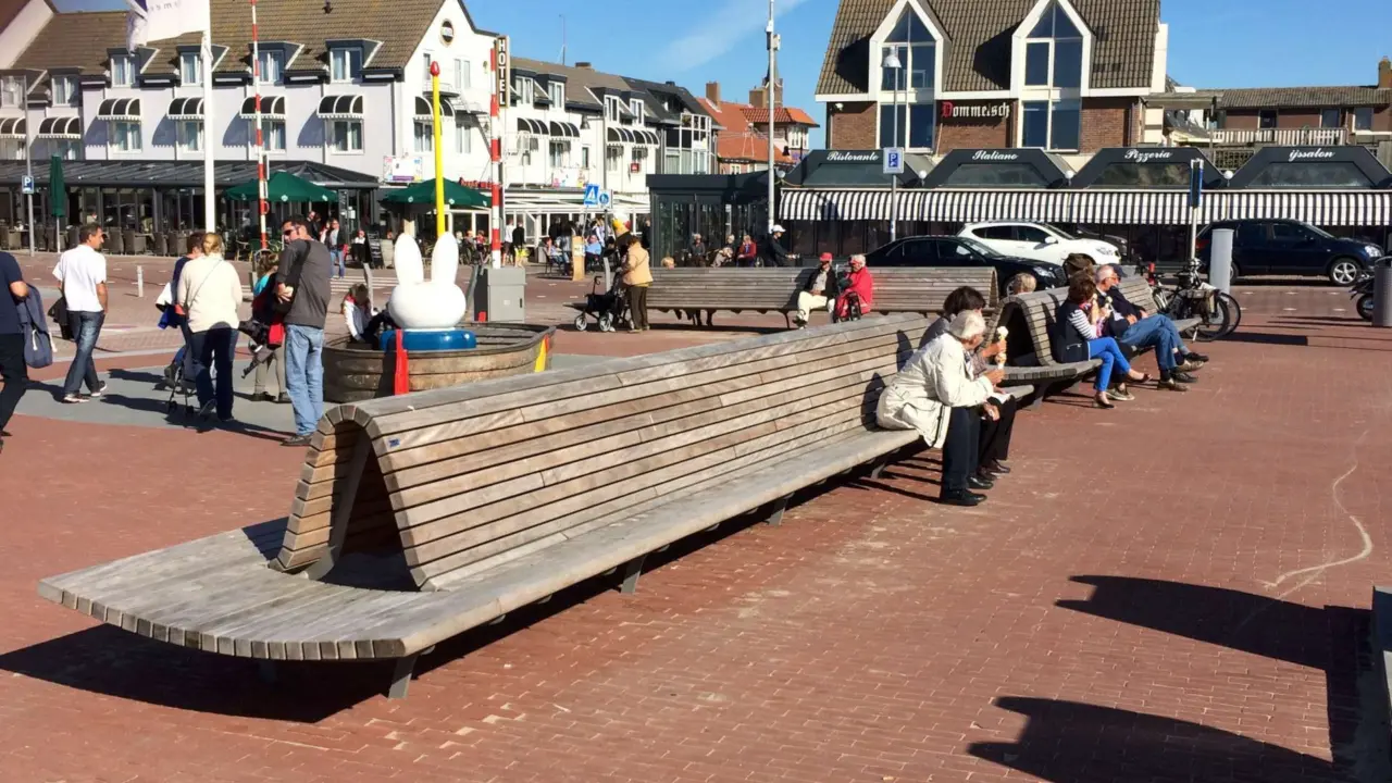 Egmond aan Zee Nijntje aan Zee Nijntje Pleintje maatwerk lattenbank 4