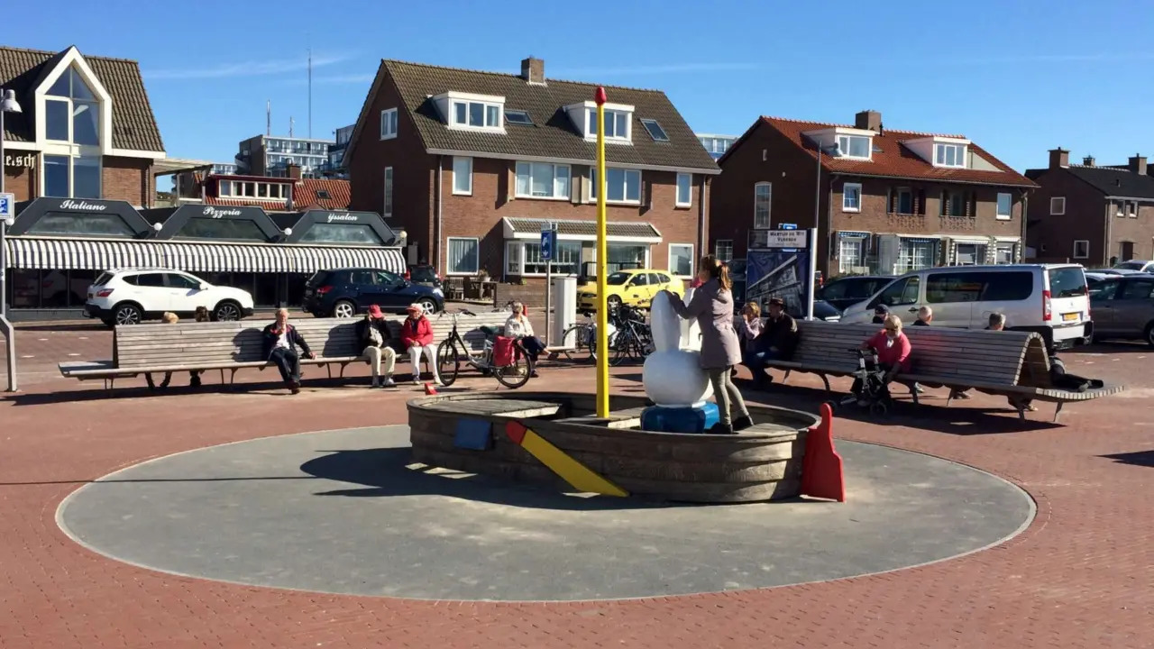 Egmond aan Zee Nijntje aan Zee Nijntje Pleintje maatwerk lattenbank 5