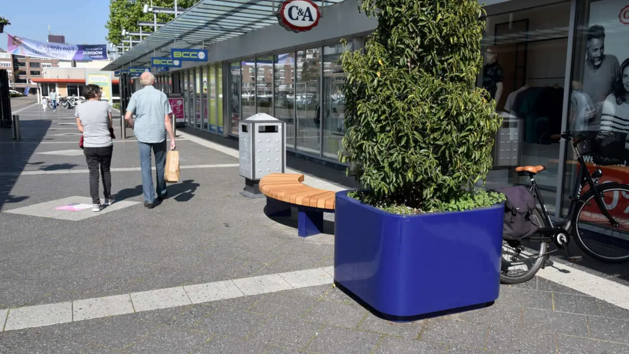Eindhoven Woensel Woens XL solid plantenbakken plane zittingen 1