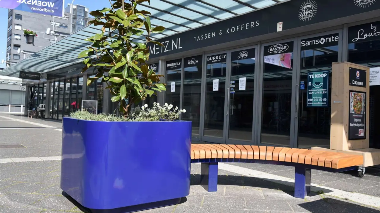 Eindhoven Woensel Woens XL solid plantenbakken plane zittingen 7