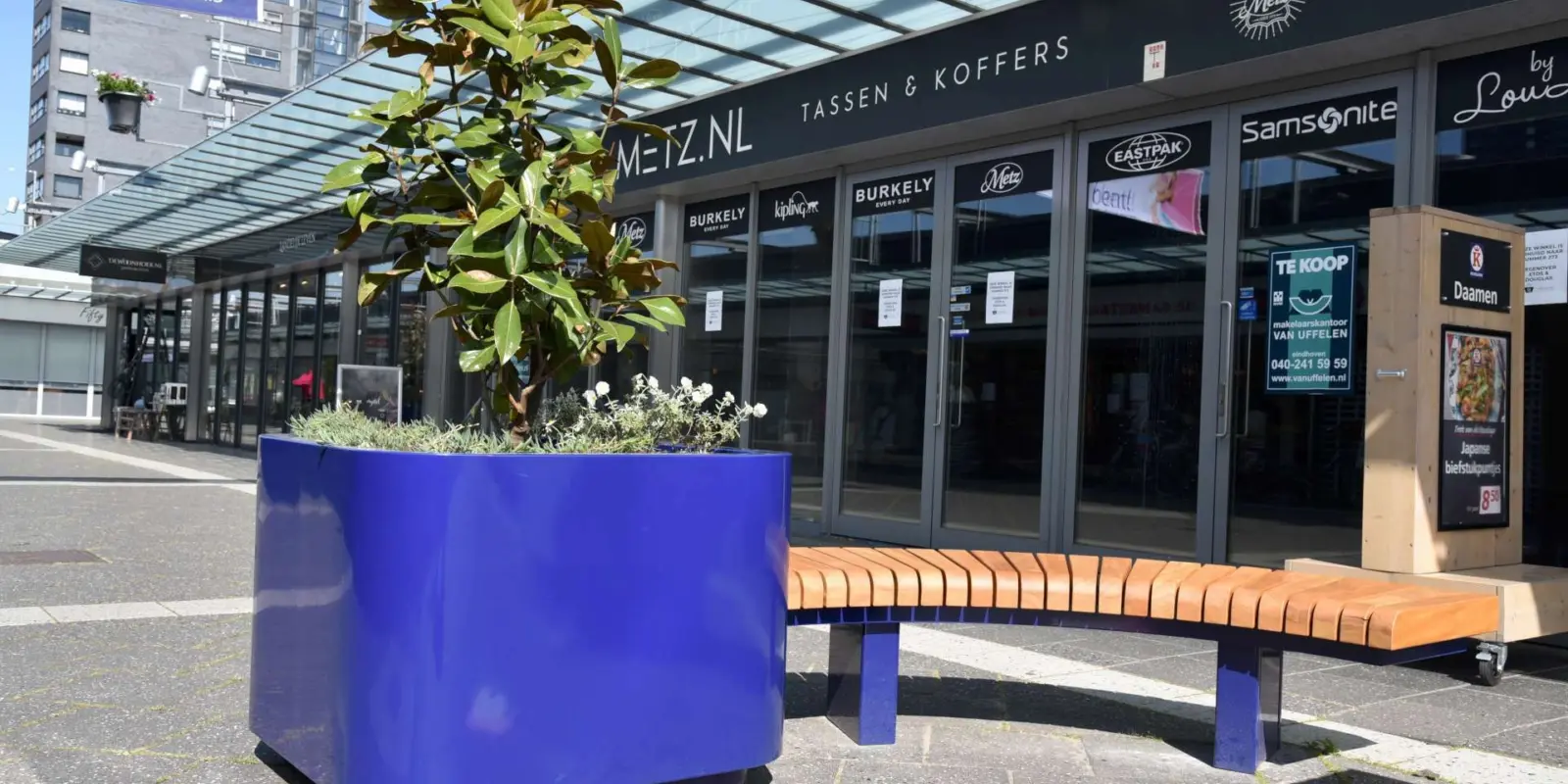 Eindhoven Woensel Woens XL solid plantenbakken plane zittingen 7