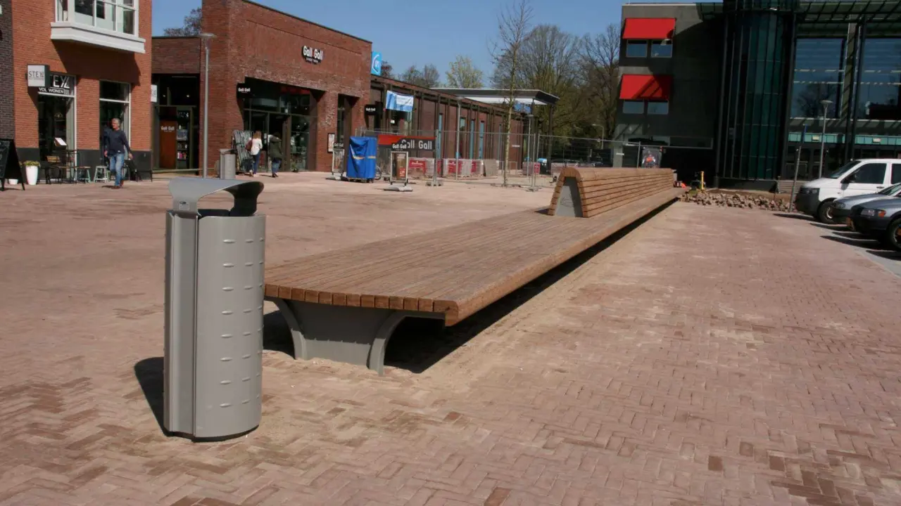 Epe Marktplein Centrum Constructo 102 Fietsbeugel Square maatwerk bank 1