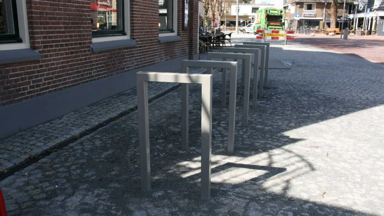 Epe Marktplein Centrum Constructo 102 Fietsbeugel Square maatwerk bank 3