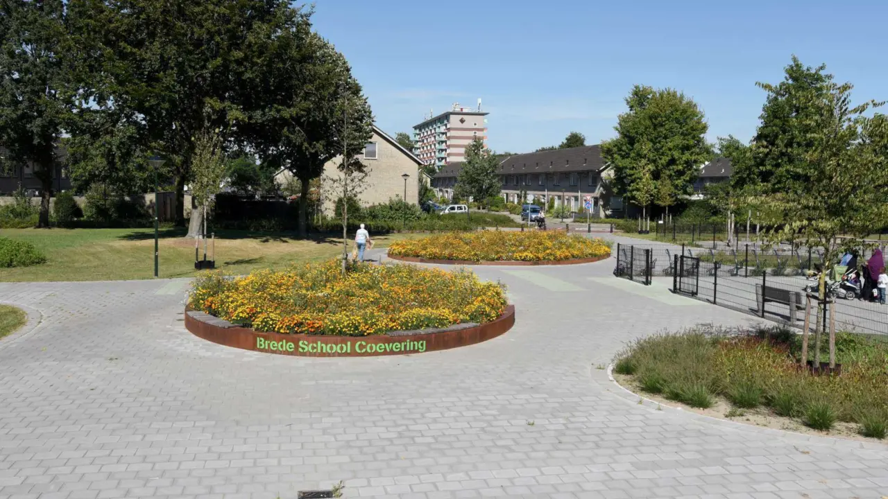 Geldrop Brede School Coevering Plantenbakken 1