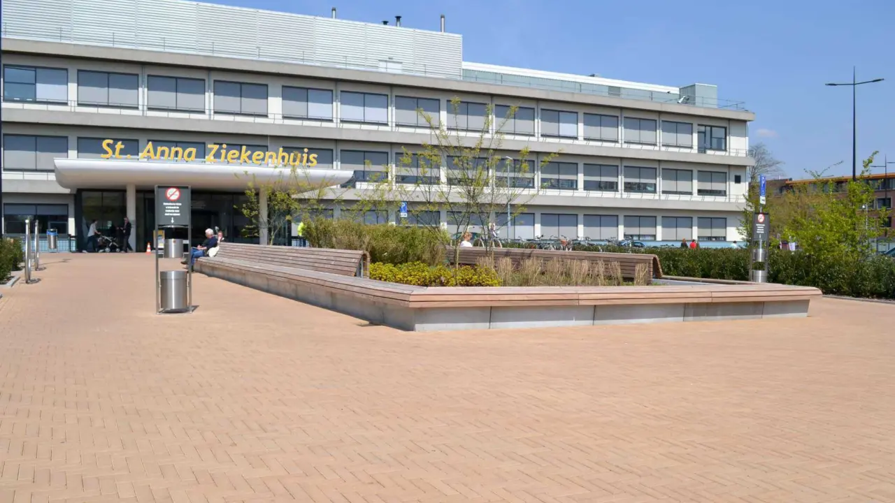 St. Anna Ziekenhuis Geldrop maatwerk buitenbank