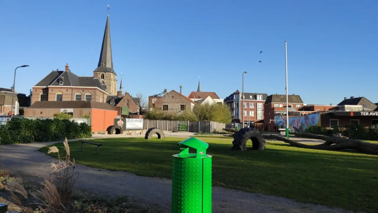 Haaksbergen The GAP gerefurbishte afvalbakken Constructo 70 met speciale kap 10 1440x1080
