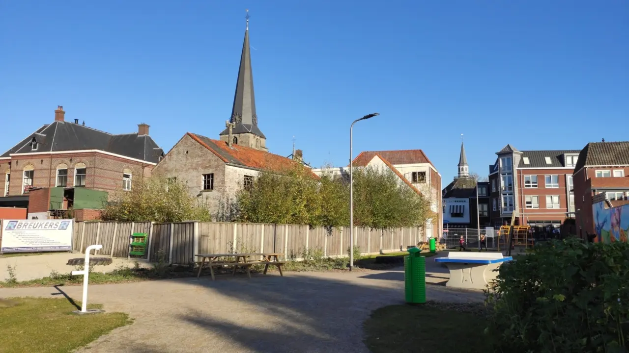 Haaksbergen The GAP gerefurbishte afvalbakken Constructo 70 met speciale kap 15