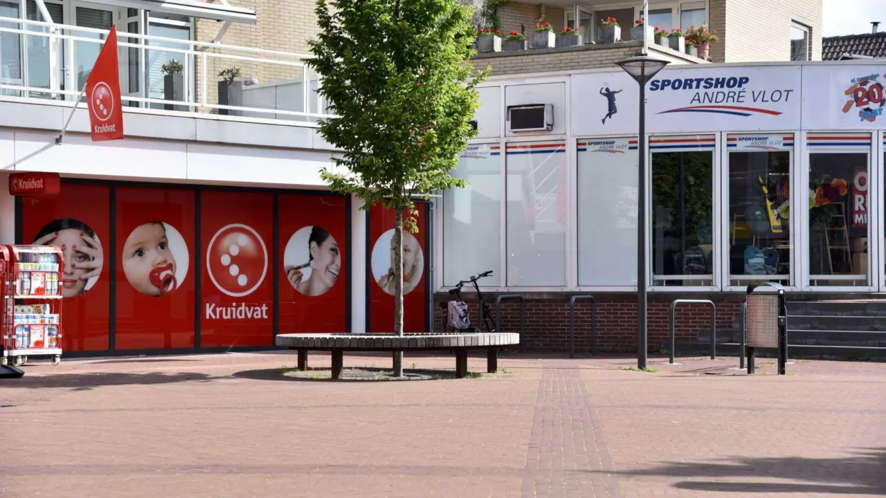 Hardinxveld Giessendam Winkelgebied Den Bogerd Peulenstraat Plane 3