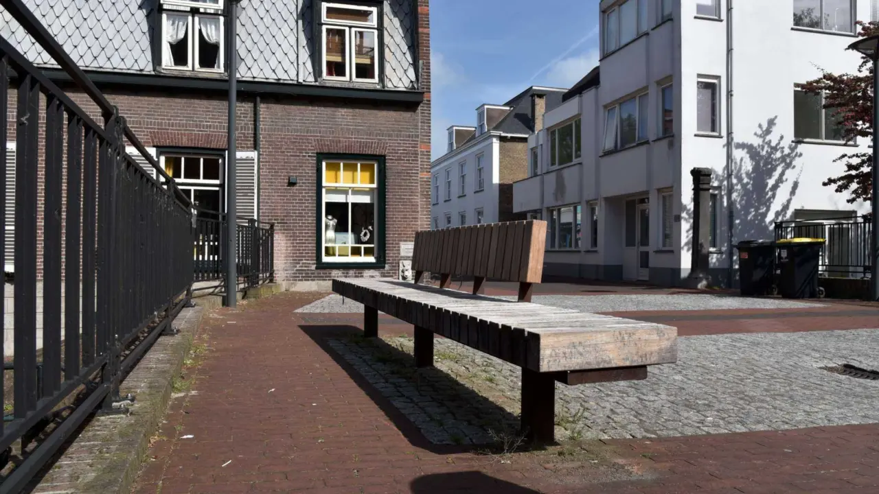 Hardinxveld Giessendam Winkelgebied Den Bogerd Peulenstraat Plane 9