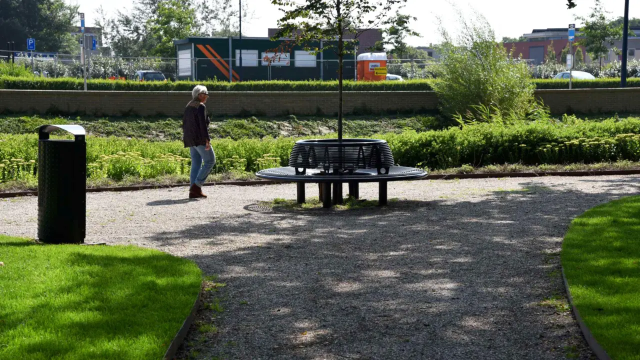 Harlingen Harmenspark Wenters boombank met rugleuning 5