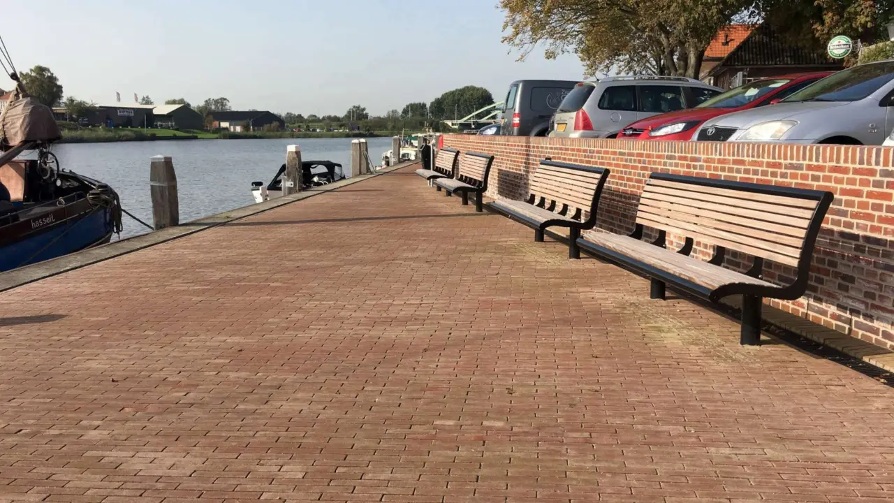 Hasselt Boulevard Zwarte Water Cruzado enkelzits met rugleuning hout 1