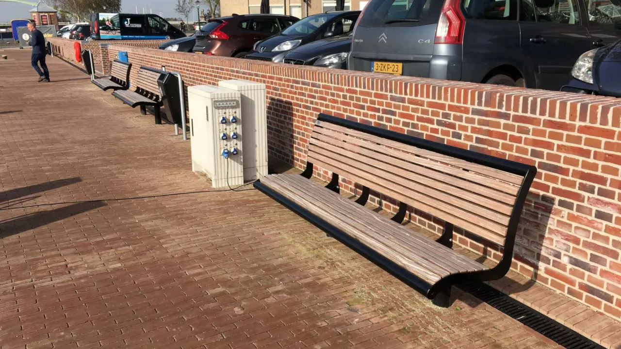 Hasselt Boulevard Zwarte Water Cruzado enkelzits met rugleuning hout 4