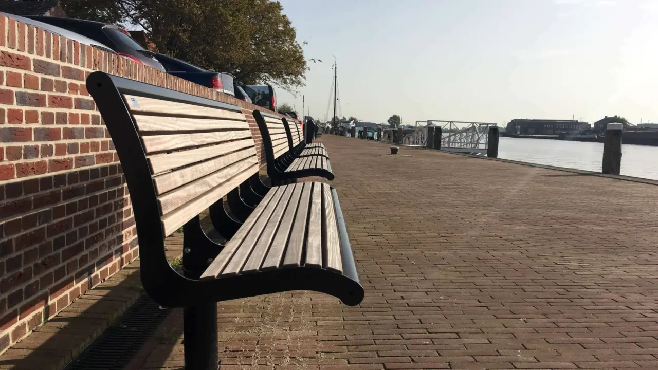 Hasselt Boulevard Zwarte Water Cruzado enkelzits met rugleuning hout 7