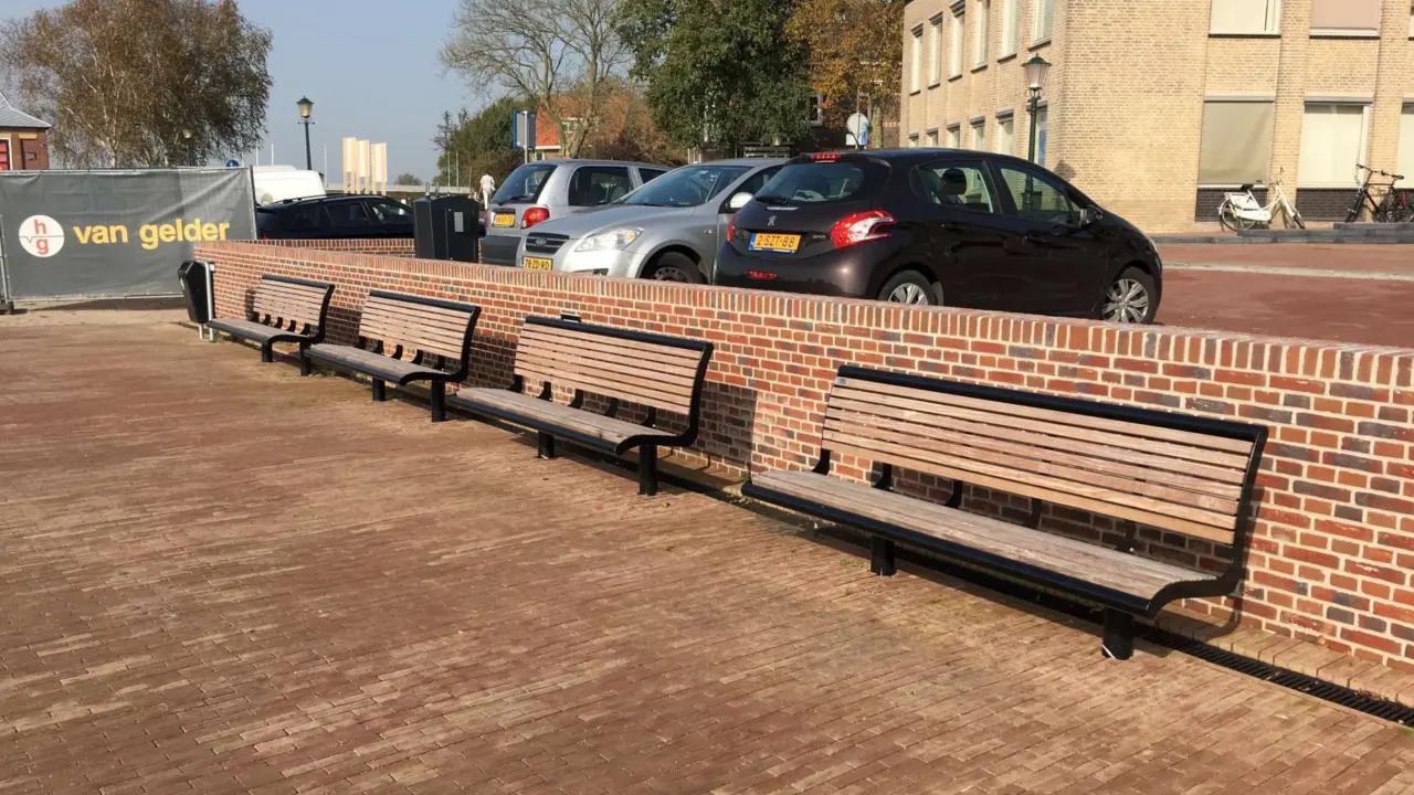 Hasselt Boulevard Zwarte Water Cruzado enkelzits met rugleuning hout 9