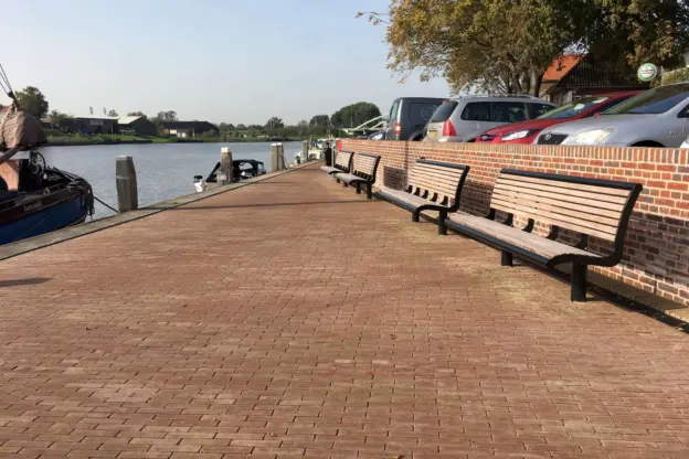 Hasselt Boulevard Zwarte Water Cruzado enkelzits met rugleuning hout 1