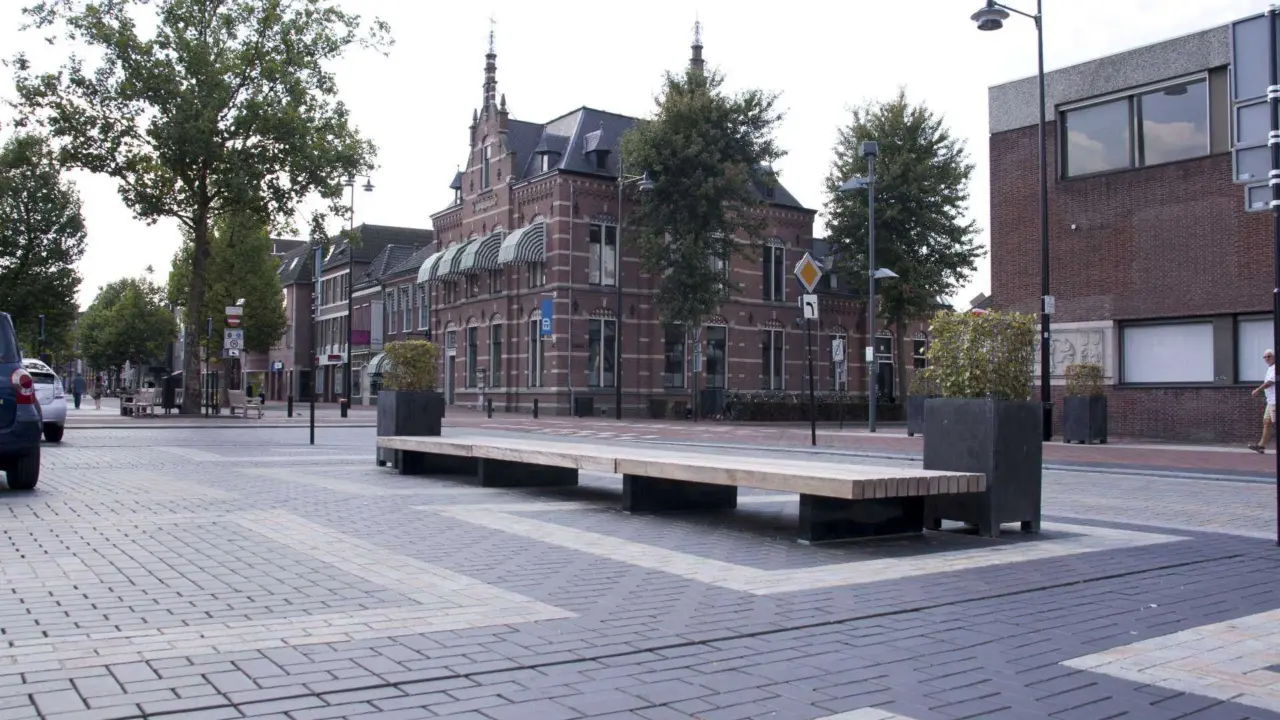 Helmond Ameideplein Plane Project 10