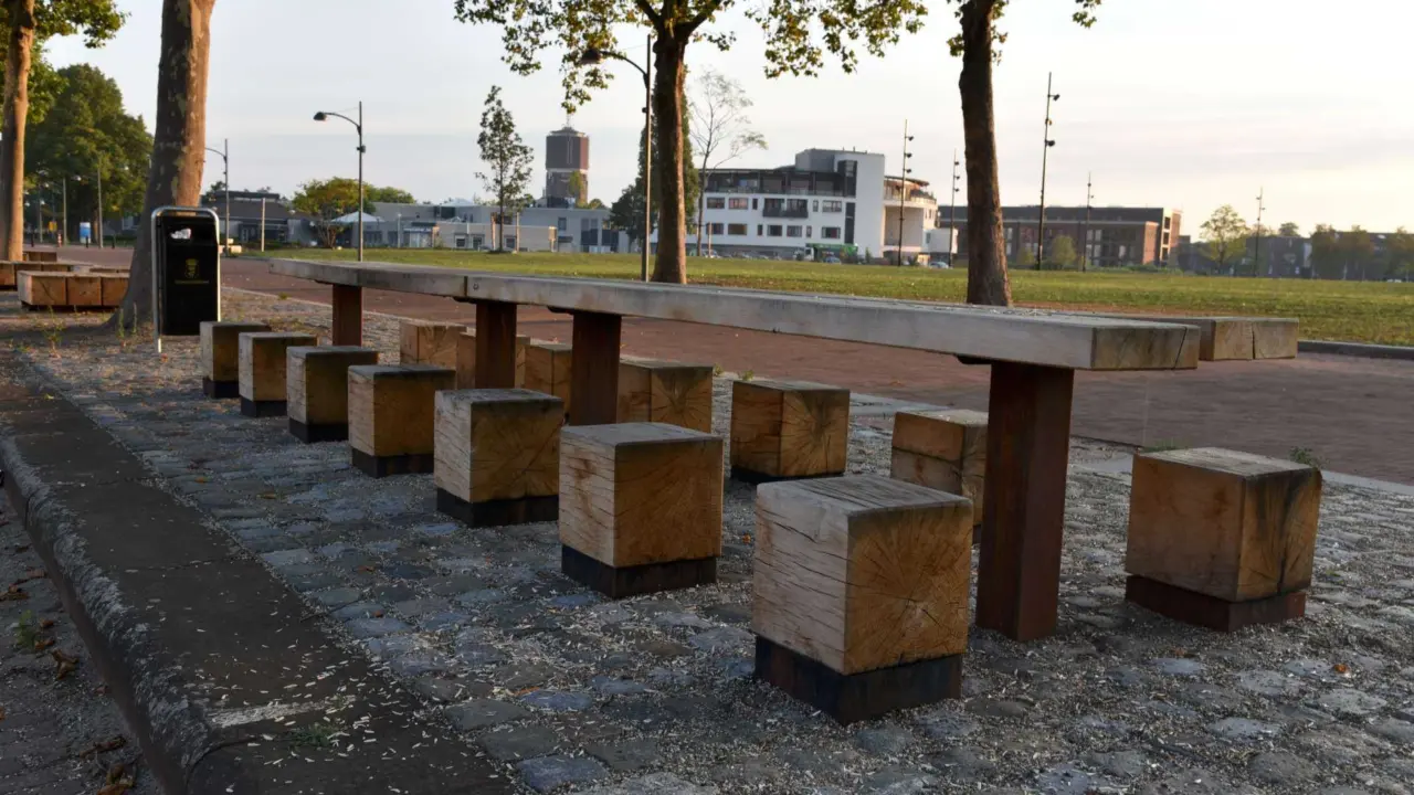 Pure Eco Eiken picknickset met kleine poefjes