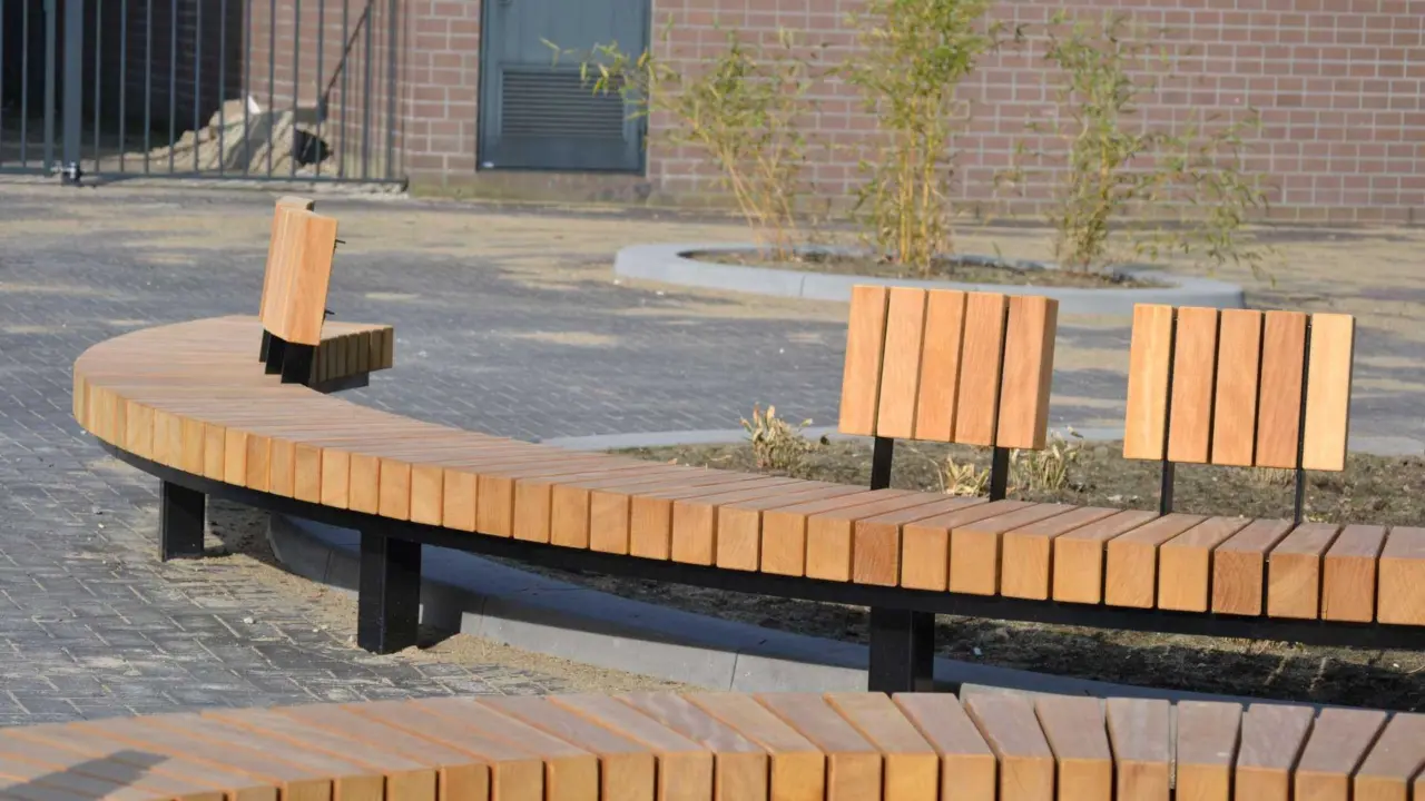 Helmond De Kegelbaan Maatwerk buitenbanken boombanken Plane 4