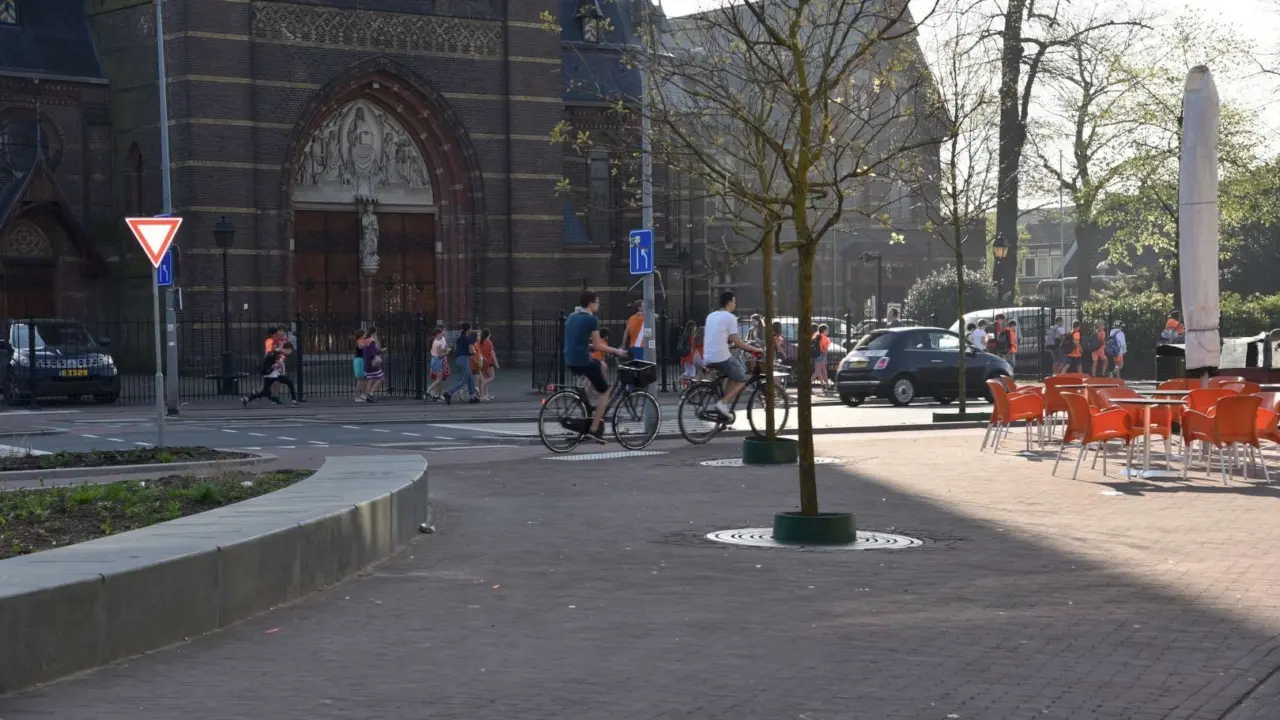 Hilversum - Gooilandplein - Circles Boomrooster voor de openbare ruimte 2
