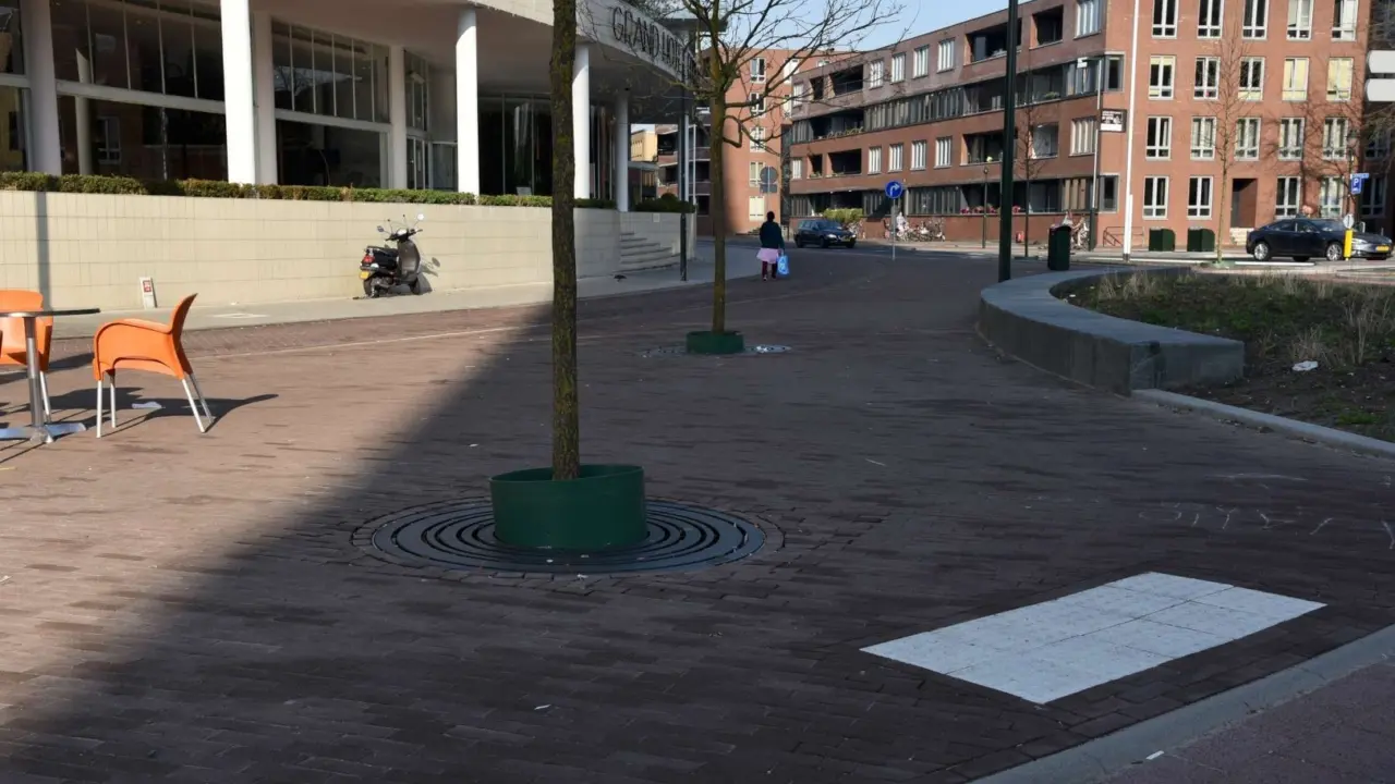 Hilversum - Gooilandplein - Circles Boomrooster voor de openbare ruimte 4