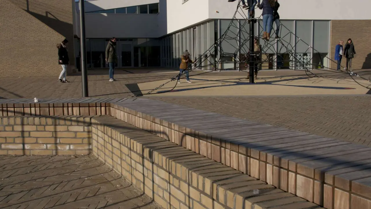 Maatwerk banken Basisschool de Mheyster Hoensbroek 1
