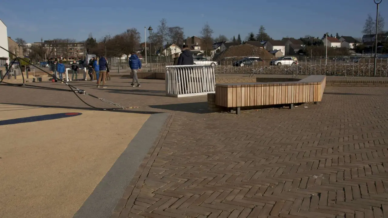 Maatwerk banken Basisschool de Mheyster Hoensbroek 7