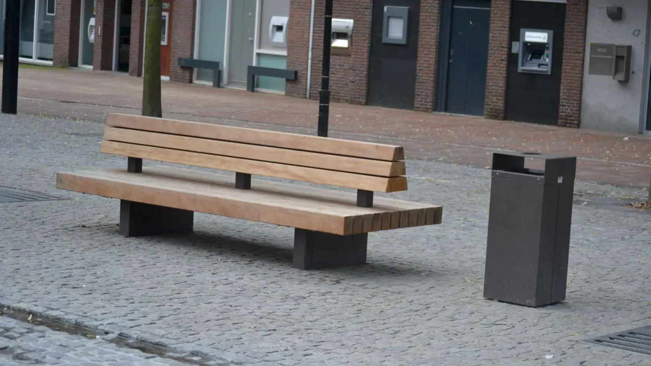 Maßgefertigter Stammtisch Marktplatz Kerkrade
