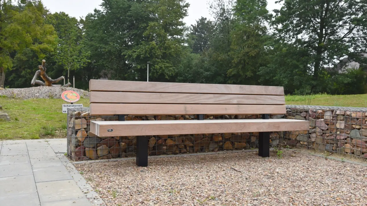 Kerkrade Superlocal Buitenbank Plane enkelzits met rugleuning Comfort A verlengde rugleuning 4
