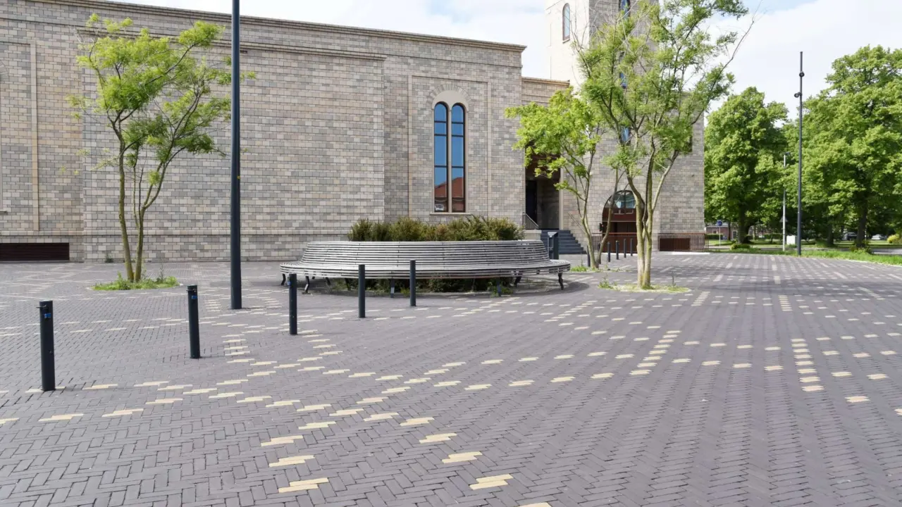 Leiden Ter Haarplein lattenbank Grijsen Constructo 50 Islamitisch Centrum Al Hijra 5