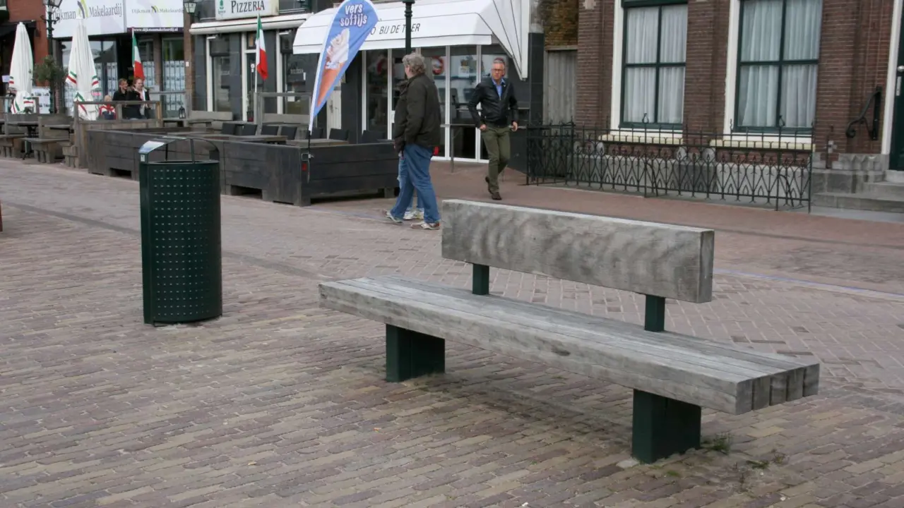 Diverse Plane buitenbanken Plane Solid Plane II Lemmer centrum 3