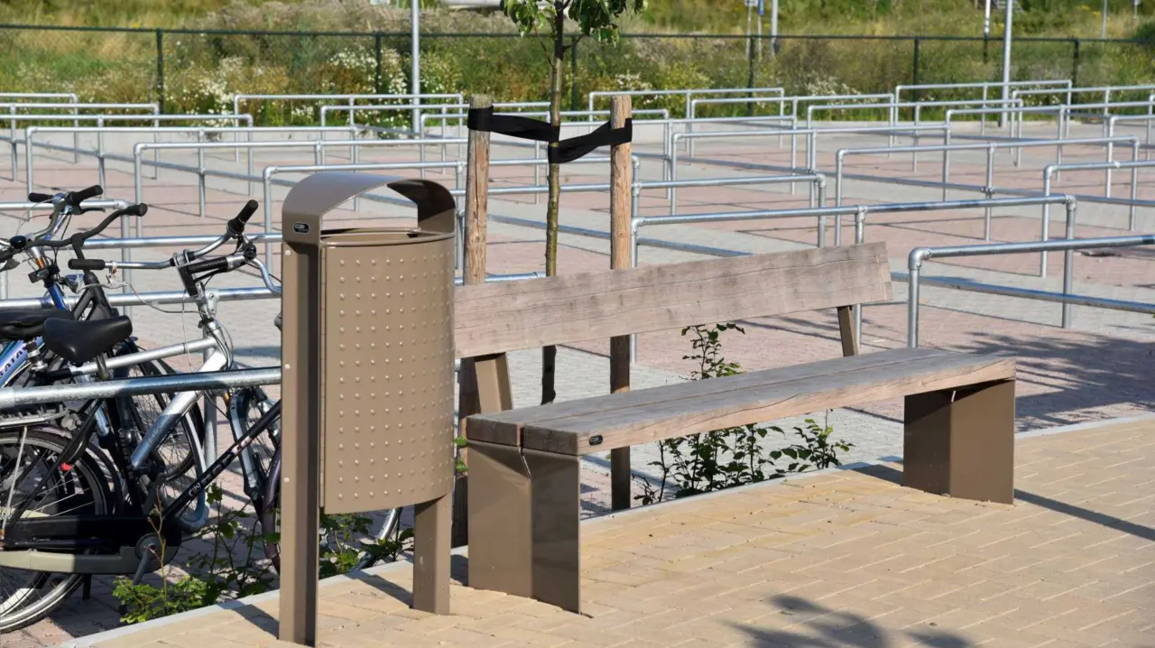 Product reference photo Quadrat single seat with backrest grijsen 7