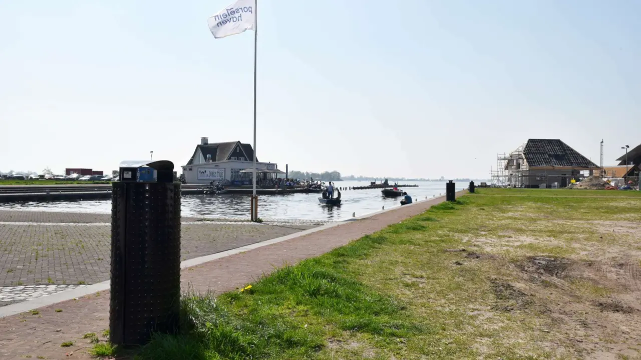 Loosdrechtse Plassen Loosdrechts Terras Plane muurbank Constructo 70 7