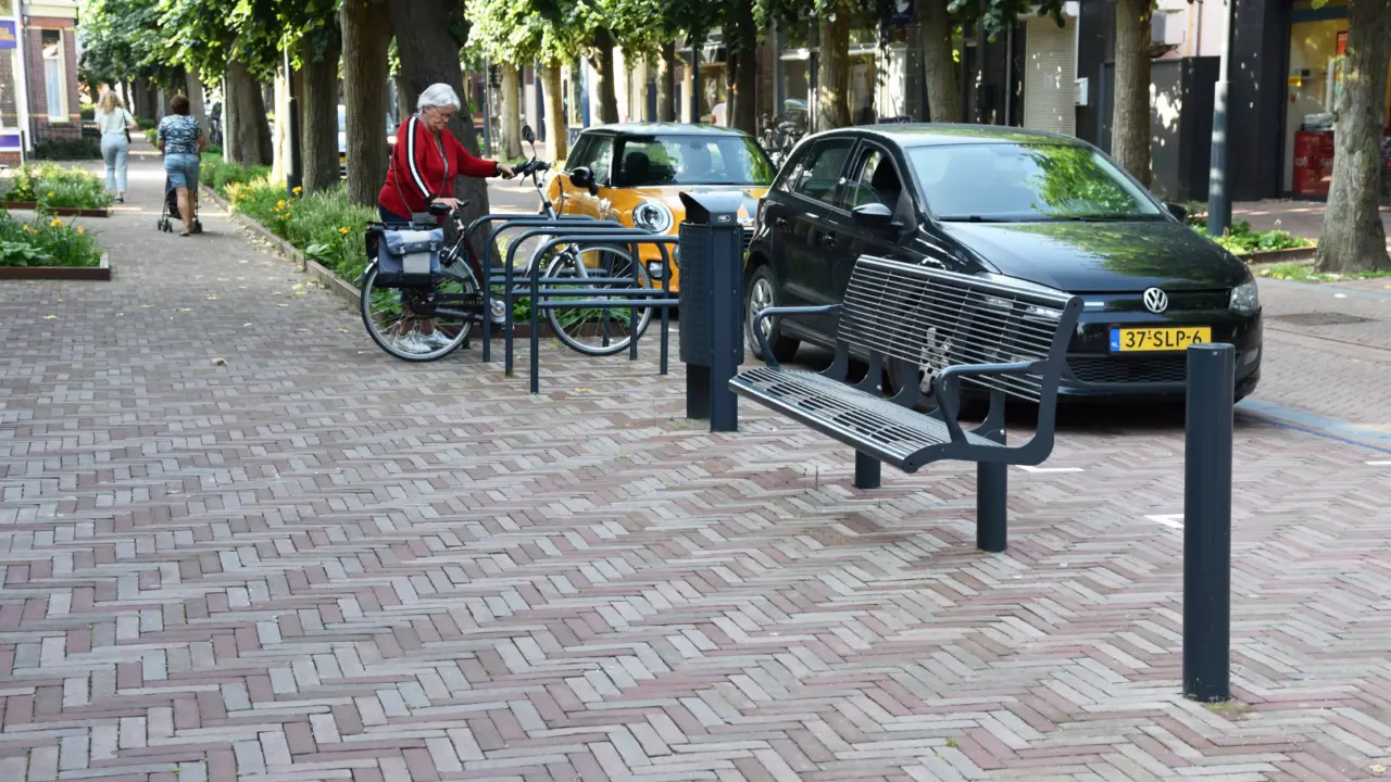Centrumplan Made Straatmeubilair Grijsen Park Straatdesign Cruzado buitenbank 1