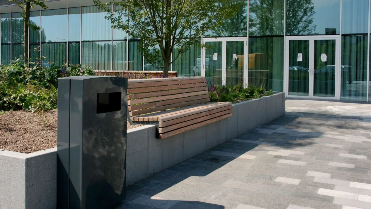 Parkbänke maßgefertigt Stadtzentrum Nieuwegein
