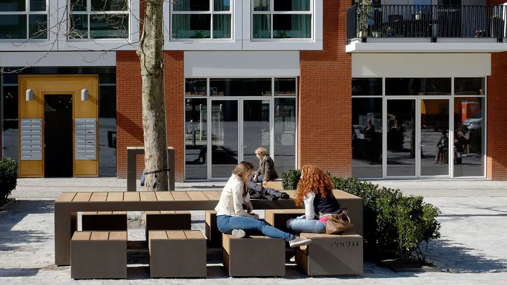 Nijmegen plein44 maatwerk straatmeubilair buitenbanken afvalbakken