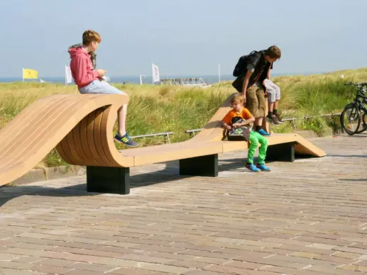 Noordwijk - Golfbank in stijl van Plane - Buitenbank in de openbare ruimte 4