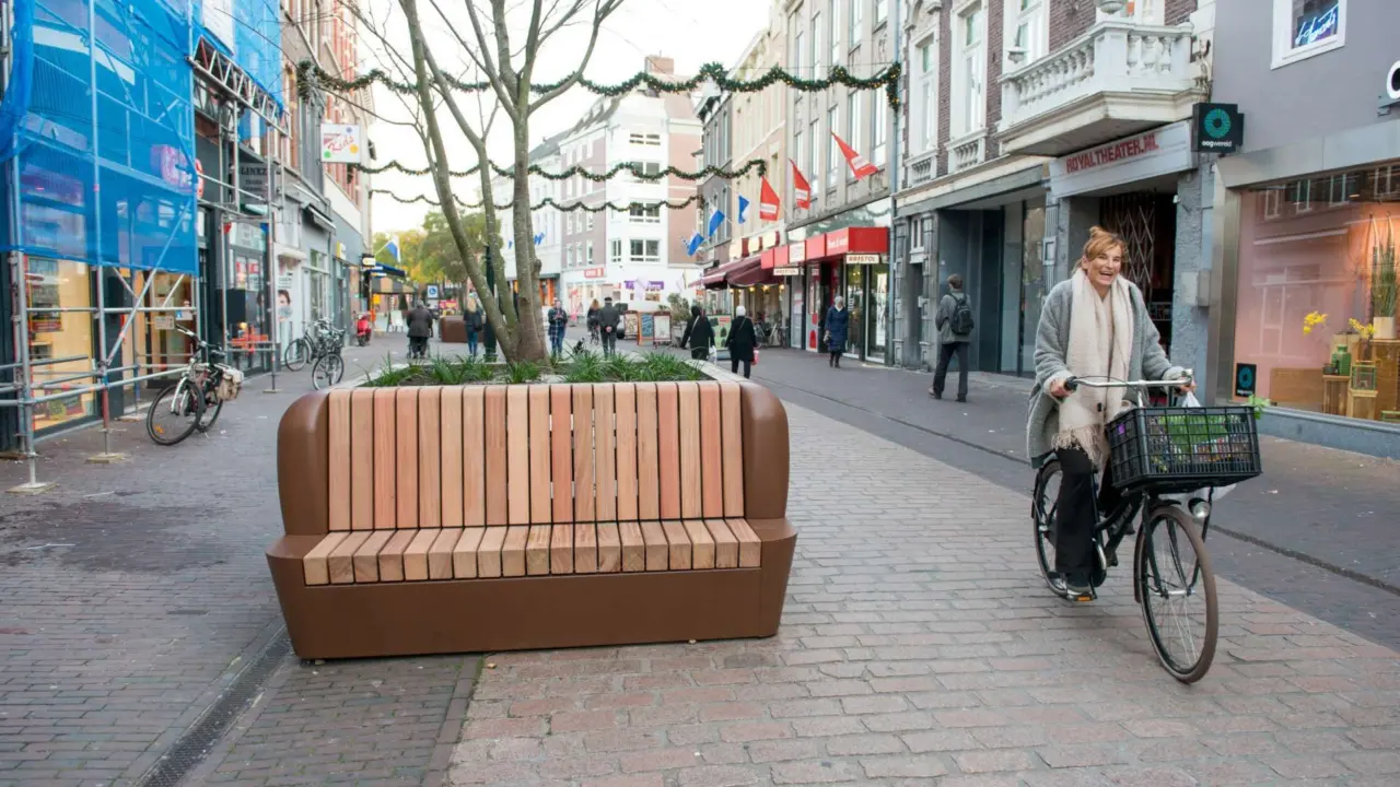 Maßgefertigte Pflanz-Sitzkombination Hamstraat Roermond