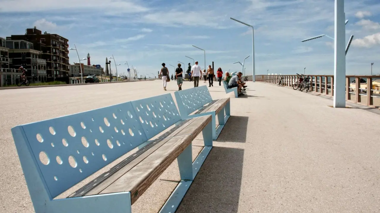 Parkbänke maßgefertigt Boulevard Scheveningen